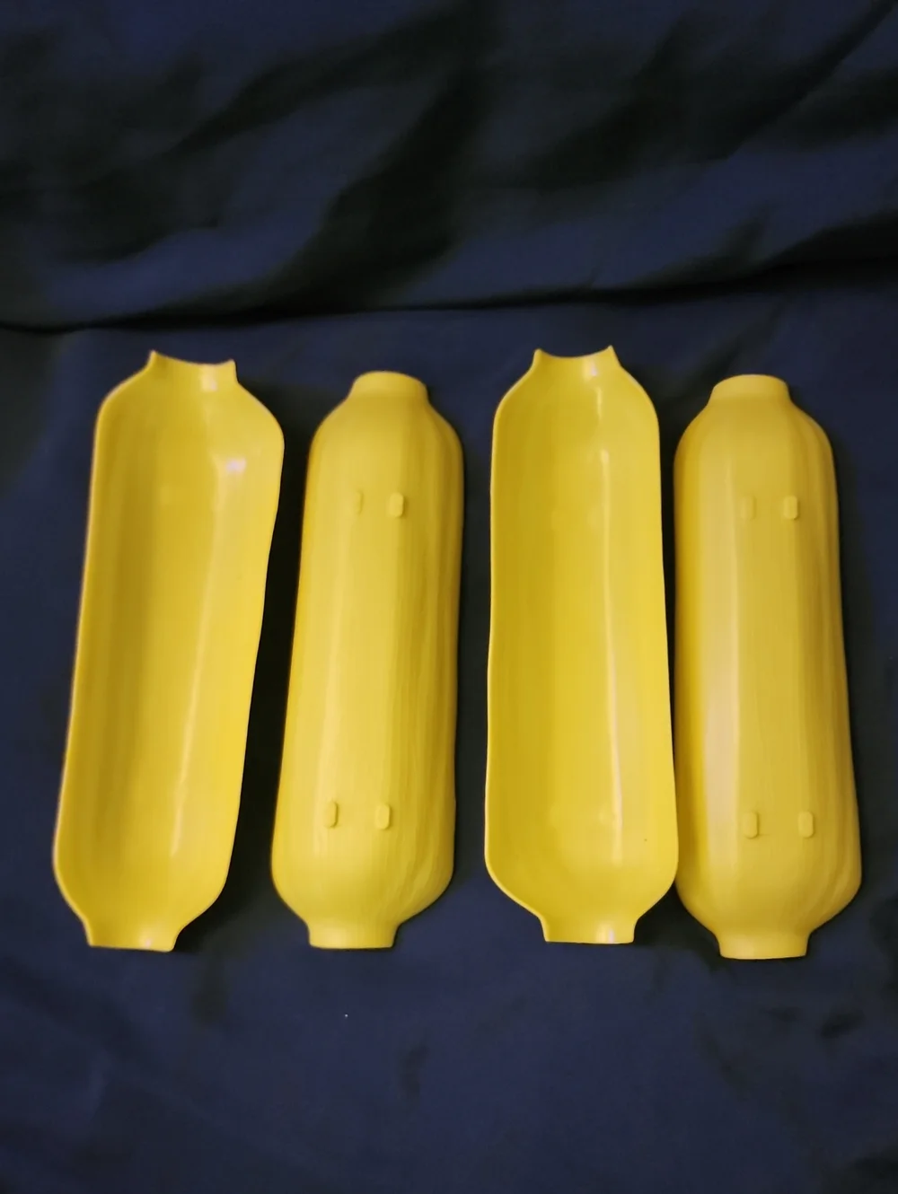 Set of 4 Yellow Plastic Corn On The Cob Trays